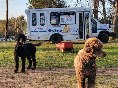 JRs Grooms2Go Mobile Dog Grooming — photo from their website