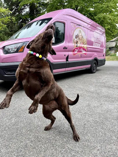 Mobile Dog Grooming GIRL&DOGGIES — photo from their website