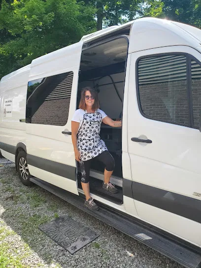 Howl We Roll Mobile Pet Grooming — business logo from Google